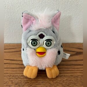 Vintage TIGER Electronics FURBY Buddies Bean Plush Gray Spots 1999